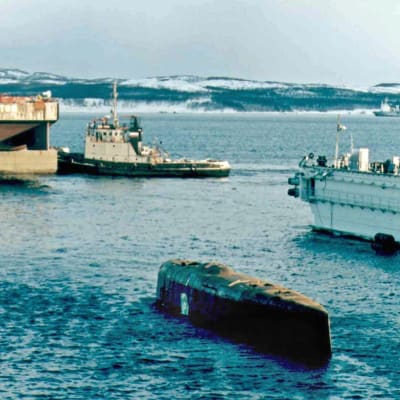 Sukellusvene Kurskin nosto-operaatio Venäjällä 2001.