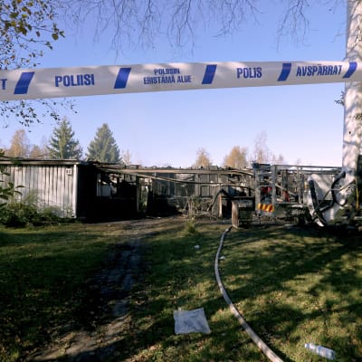 Tulipalon aiheuttamaa tuhoa raahen Pattijoella syyskuussa 2016.
