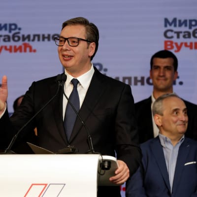 Serbian presidentti Aleksandar Vucic on julistautunut voittajaksi maan presidentinvaaleissa.
