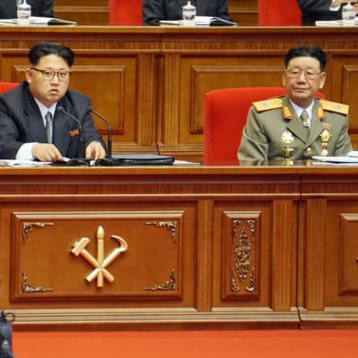 Puoluekokouksen aikana maan johtajan Kim Jong Unin vieressä istui Hwang Pyong Son, virallisen valtahierarkian nelonen.