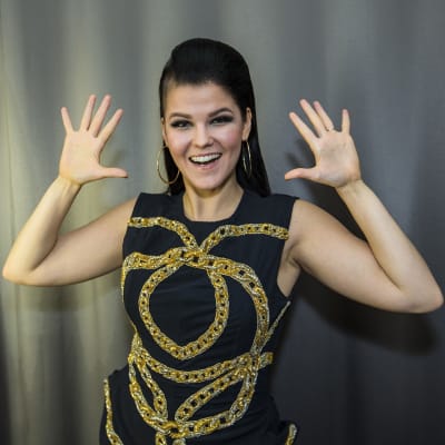 Saara Aalto UMK18-lehdistötilaisuudessa. 