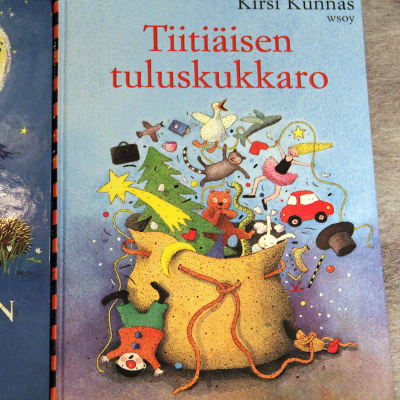 Kirsi Kunnaksen lastenrunokirjat Tiitiäisen satupuu ja Tiitiäisen tuluskukkaro