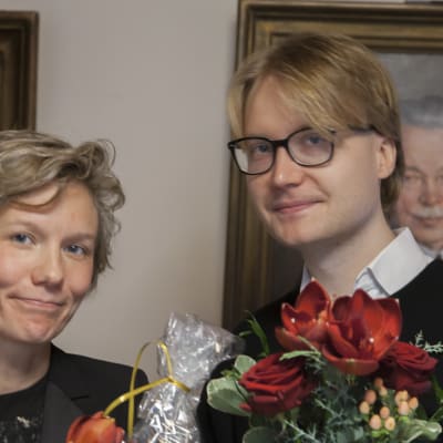 Reetta Pekkanen ja Pontus Purokuru palkittiin keskiviikkona. Kolmas palkittu Juhani Karila ei ollut tilaisuudessa.