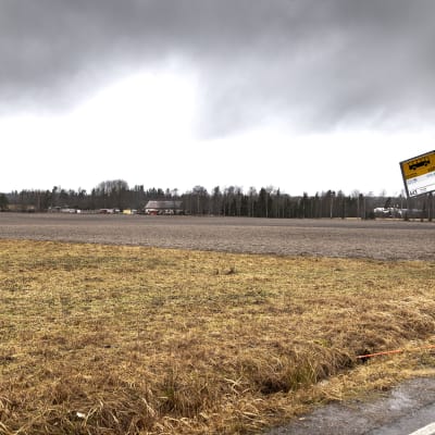 Peltomaisema Vantaalla.