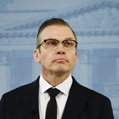Kuvassa on Ahti Kurvinen.