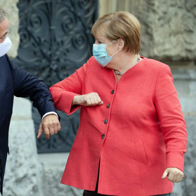 Angela Merkel ja Armin Laschet.