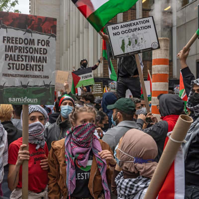 Pro-Palestiina mielenosoittajia New Yorkissa.