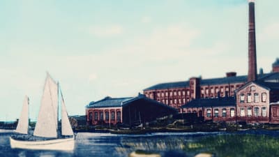 En illustration av en vit skuta som seglar i havet framför Vasa bomullsfabrik i början av 1900-talet.