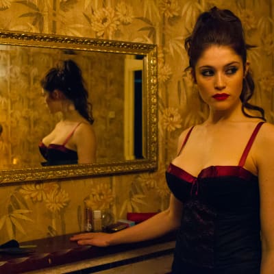 Gemma Arterton on Clara elokuvassa Byzantium