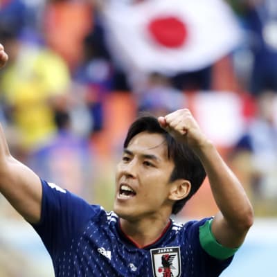 Makoto Hasebe tuulettaa.