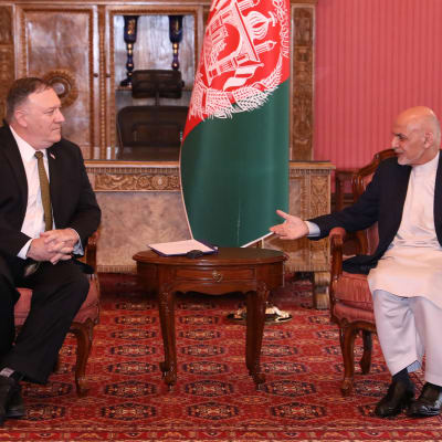 USA:s utrikesminister Mike Pompeo träffade bland andra president Ashraf Ghani under sitt överraskande blixtbesök i Kabul. på måndagen.