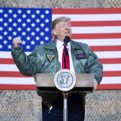 Donald Trump talade till amerikanska trupper i Irak.