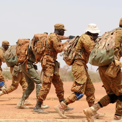 Kuvituskuva. Turvallisuusjoukot harjoittelevat Camp Zagressa Burkina Fasossa maaliskuussa 2017.