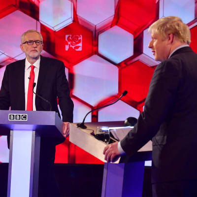 Jeremy Corbyn och Boris Johnson under en tv-debatt