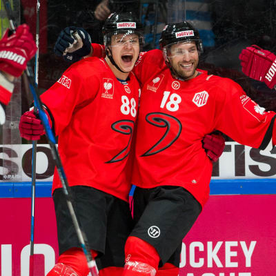 JYP jublar i CHL.