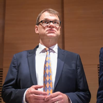 Juha Sipilä tiedotustilaisuudessa 12. toukokuuta.