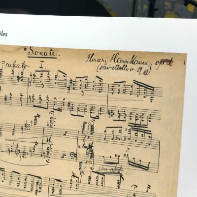 Ilmari Hannikaisen pianosonaatin käsinkirjoitettu ensisivu.