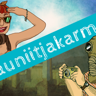Tyttö paistattelee auringossa kamera kädessä. Miehellä on kameran lisäksi kaasunaamari.