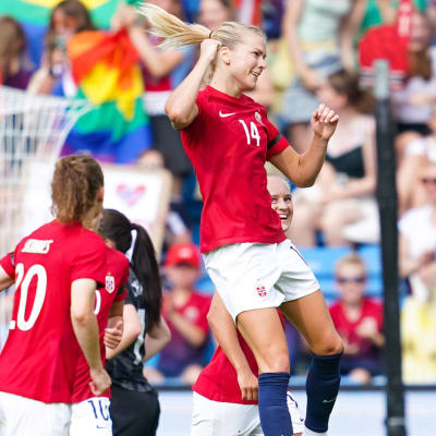 Ada Hergberg firarmål i landslaget 2022.