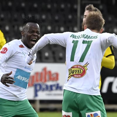 IFK Mariehamn firar mål mot Honka.