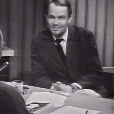 Kalle Holmberg haastattelussa 1968.