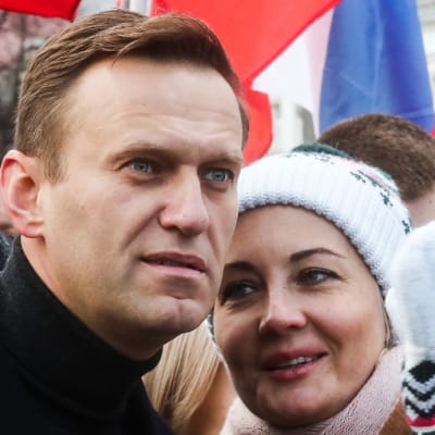 Aleksei Navalnyi ja hänen vaimonsa Julia