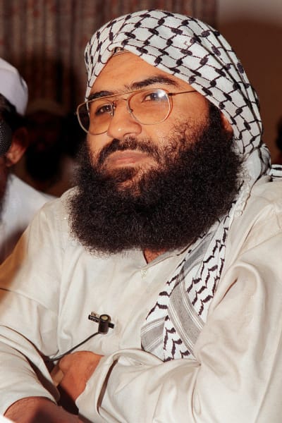 Masood Azhar som länge har lett terrorgruppen JeM, lever ostört i pakistanska provinsen Punjab, nära den indiska  gränsen