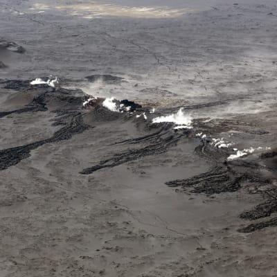 Spricka i lavafältet Holuhraun norr om Vatnajökull.
