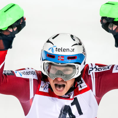 Henrik Kristoffersen tog säsongens sjätte slalomseger när han vann i Schladming.
