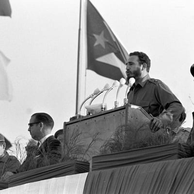 Fidel Castro puhumassa.