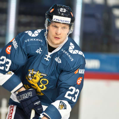 Joonas Kemppainen Leijona-paidassa.