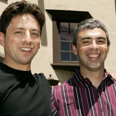 Sergey Brin (vas.) ja Larry Page vuonna 2005.