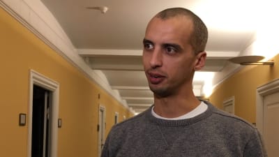 Porträttbild på riksdagsledamoten Mattias Tesfaye, Socialdemokratyerna.