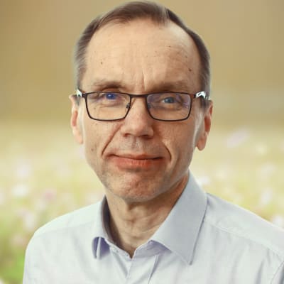 Porträttbild på biskop Björn Vikström