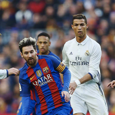 Lionel Messi, Cristiano Ronaldo och Patrik Laine på Yles tablå den 23 december.