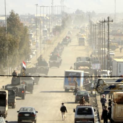 Den irakiska armén koncentrerar styrkor vid fronten i västra Mosul, där det fortfarande bor upp till 750 000 civila