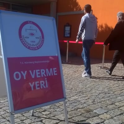 Skylt som visar val bland turkar i Tyskland