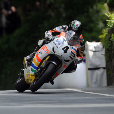 Ian Hutchinson on his way to victory in the Dainese Senior TT
