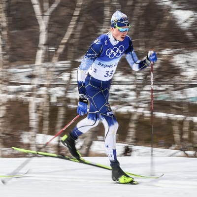 William Poromaa åker skidor.