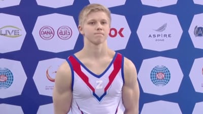 Ivan Kuliak med bokstaven "Z" på bröstet i världscupen i Doha.