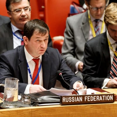 Venäjän YK-lähettiläs Dmitri Poljanski turvallisuusneuvoston kokouksessa marraskuussa 2018.