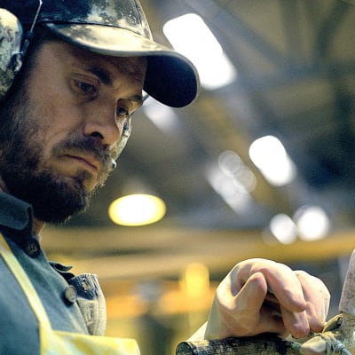 Miehen työ -elokuvan pääroolin näyttelee Tommi Korpela.