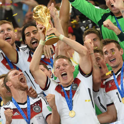 Tysklands spelare firar segern i fotbolls-VM 2014.