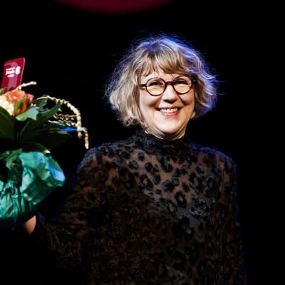 Toimittaja Riitta Kylänpää teoksellaan Pentti Linkola - Ihminen ja legenda voitti tietokirjallisuuden Finlandia-palkinnon Helsingissä 29. marraskuuta