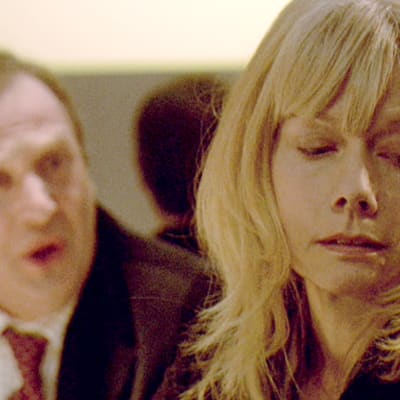 Bassobaritoni Matthew Brook ja näyttelijä Anna Skye musiikkielokuvassa Monteverdin kyynel (2007)