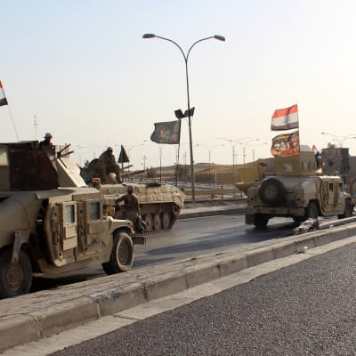 Irakiska regeringsstyrkor intog både Kirkuk och omkringliggande oljefält under måndagens och tisdagens lopp 