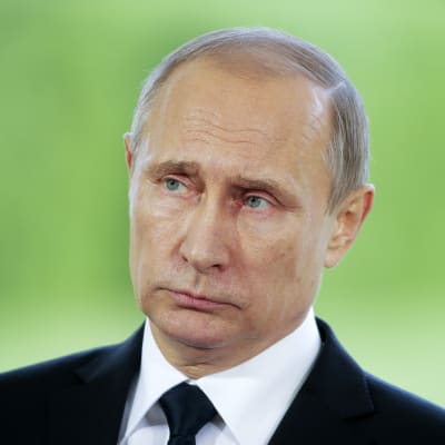 Venäjän presidentti Vladimir Putin Kultarannassa perjantaina. Venäjän presidentti Vladimir Putin Suomen-vierailullaan heinäkuussa 2016.