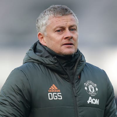 Ole Gunnar Solskjär ser bekymrad ut.