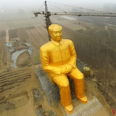 Mao Zedongia esittävä patsas Kaifengissa, Kiinassa, valokuvattuna 4. tammikuuta.