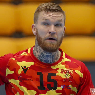 Tammu Tamminen spelar handboll.